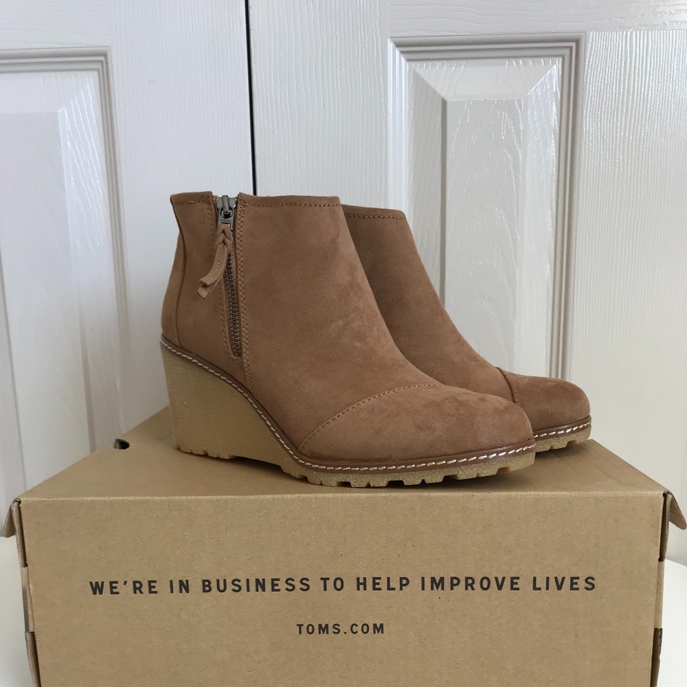 Toms Avery Microfiber Wedge Booties